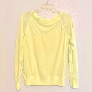 Nike Women’s Yellow Dri-Fit Long Sleeve Neon Yellow Top. Size S. SKU 080
